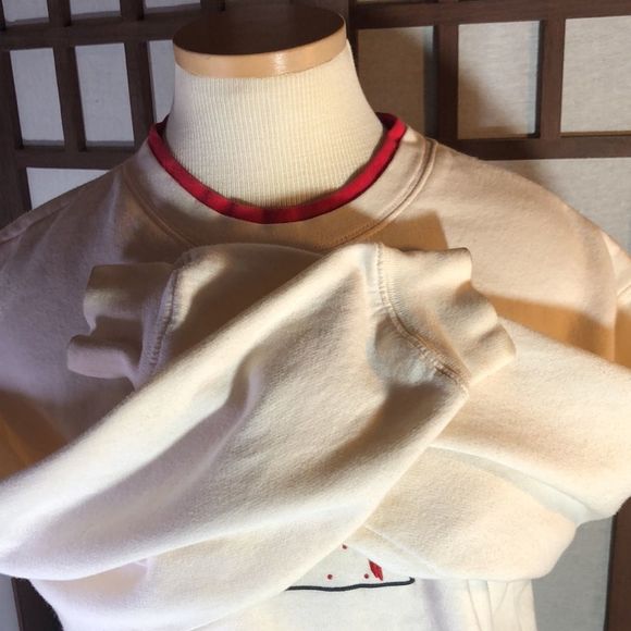 Sweatshirt with a cardinal couple on a branch with red sequins, sz med. - Picture 6 of 10